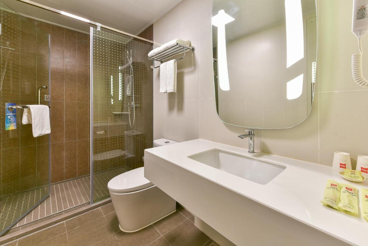 Ibis Hotel Guilin Railway Station Εξωτερικό φωτογραφία